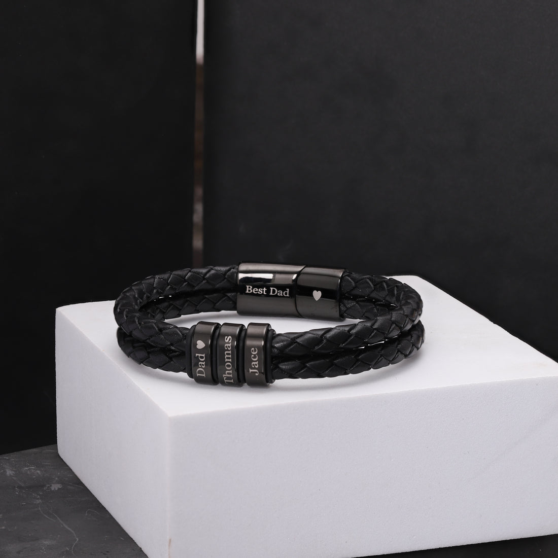 Men's bracelet in black leather, ideal for a unique gift for men, with custom engraving option