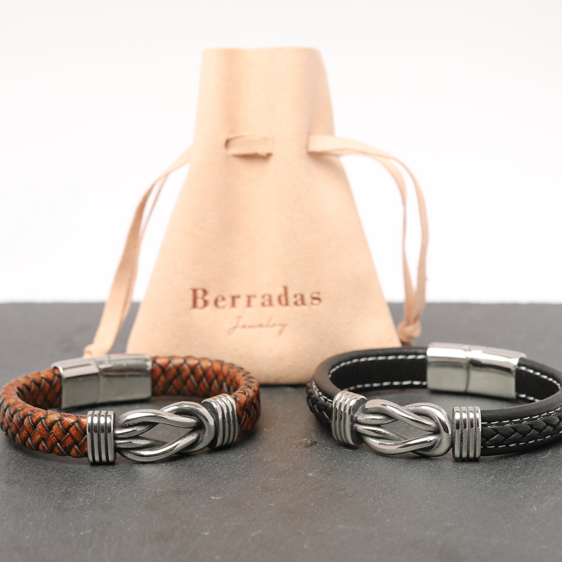 Rustic brown leather bangle, ideal for those who appreciate artisanal craftsmanship.